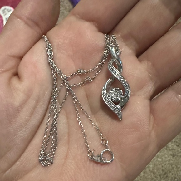 925 Diamonds Cluster  Pendant Necklace - Picture 1 of 4